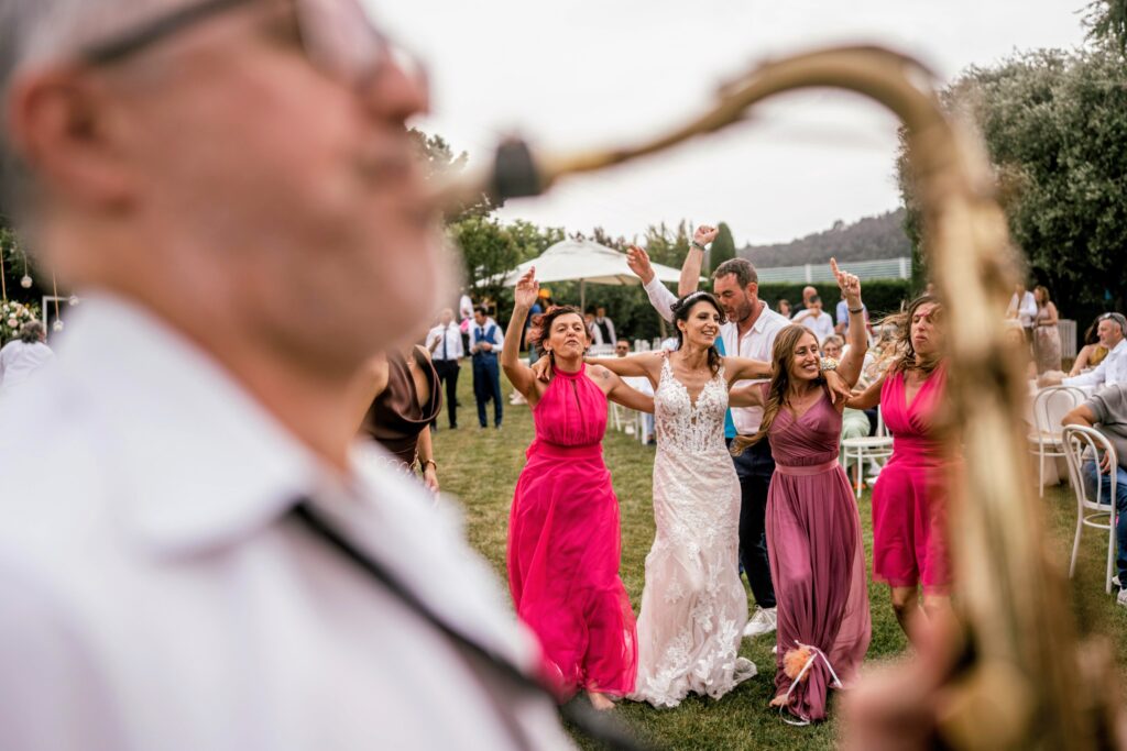 Location matrimonio valorizzata con musica live e intrattenimento
