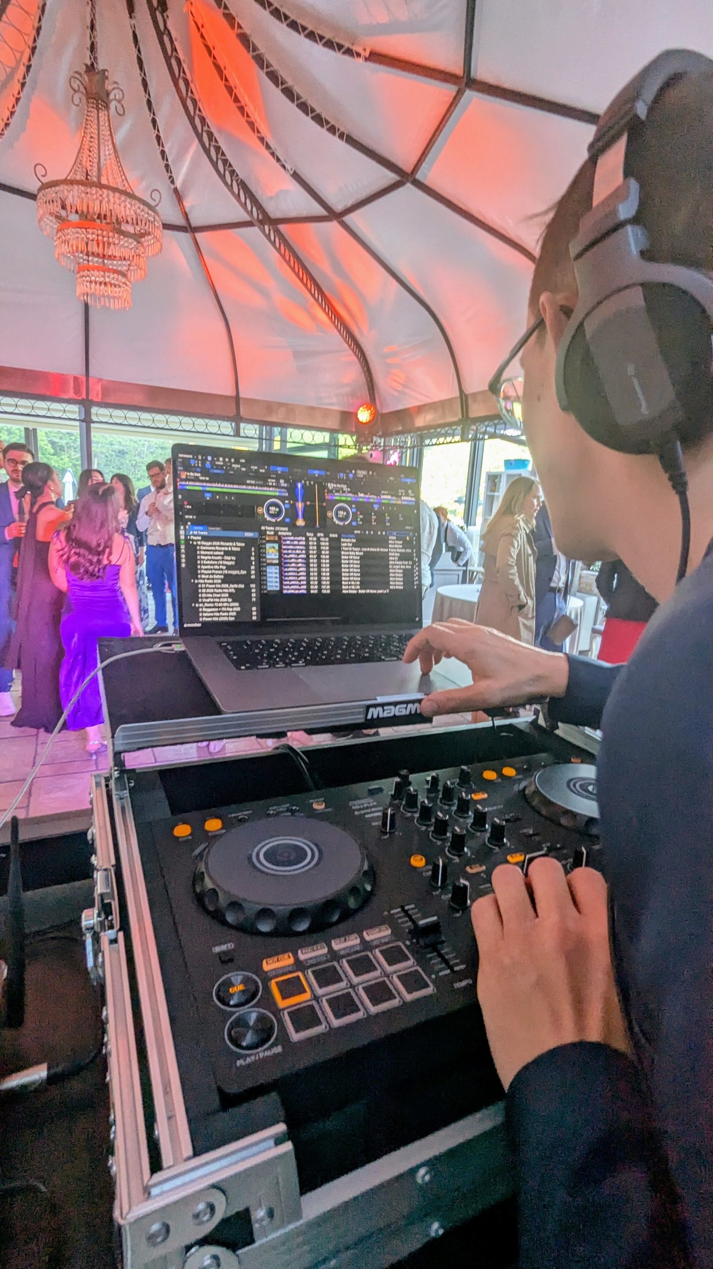 Matrimonio serale con DJ set e intrattenimento musicale